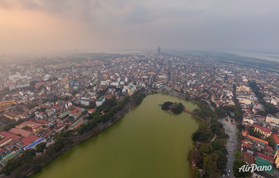 Ho&agrave;n Kiếm Lake (Lake of the Returned Sword)