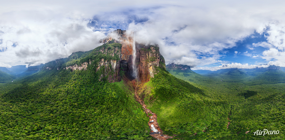 Angel Falls &mdash; the world's highest waterfall being 979 meters high