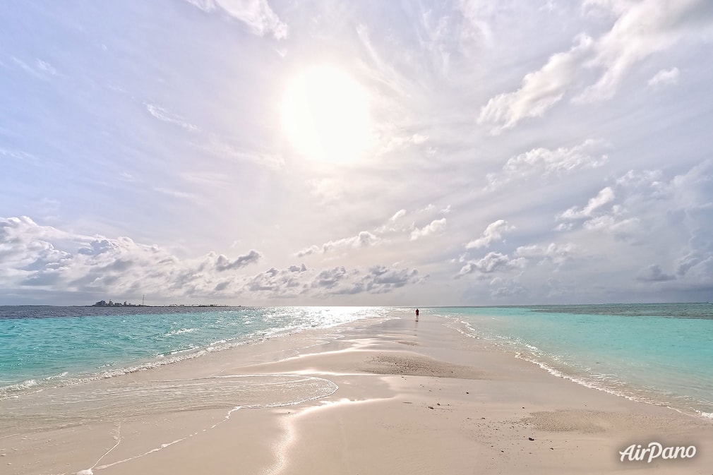 Sunny sandbank