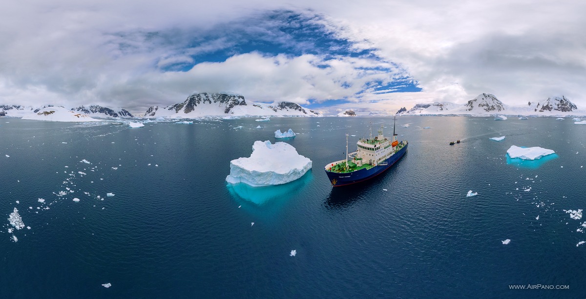 Polar Pioneer expedition ship Polar Pioneer expedition ship