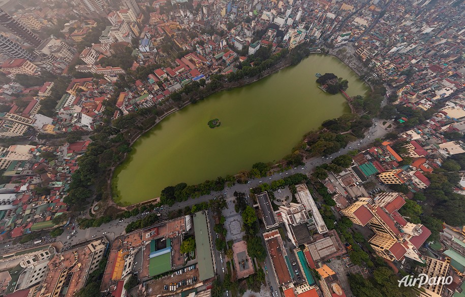 Ho&agrave;n Kiếm Lake (Lake of the Returned Sword)