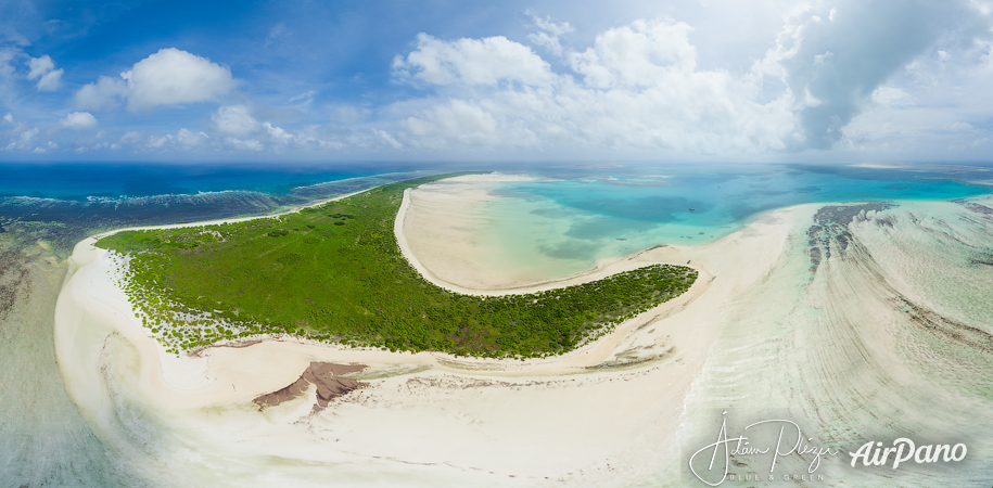 Grand &Icirc;le, Cosmoledo Atoll